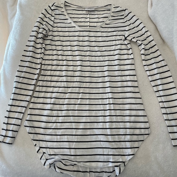 Black and white striped long sleeve shirt - Picture 1 of 2